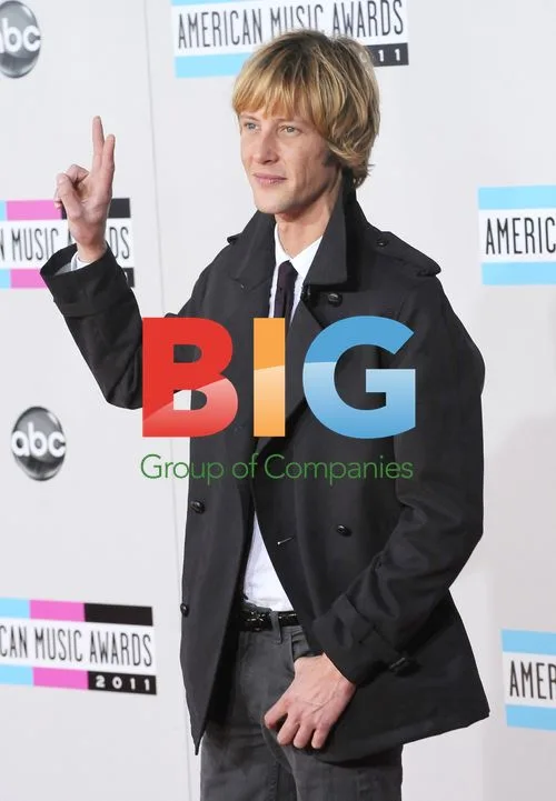 Gabriel Mann at 2011 American Music Awards