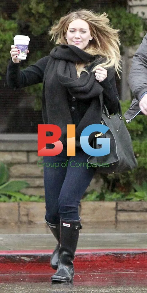 Hilary Duff and Mike Comrie Out in Beverly Hills