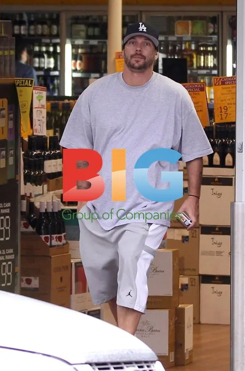 Kevin Federline and Family Shop for Baby