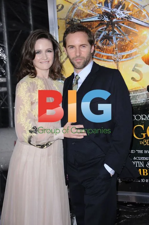 Emily Mortimer and Alessandro Nivola at 'Hugo' Premiere