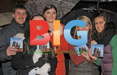 Westlife Fans Queue in Manchester