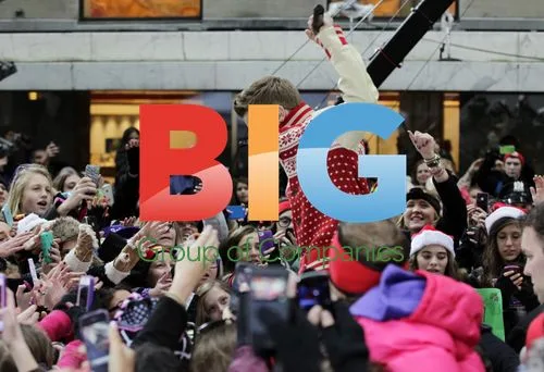 Justin Bieber and Usher Perform on NBC's 'Today' Show