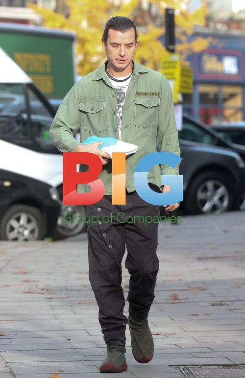 Gavin Rossdale Running Errands in London