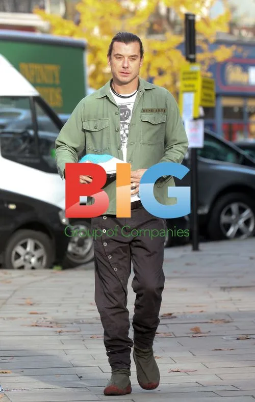 Gavin Rossdale Running Errands in London