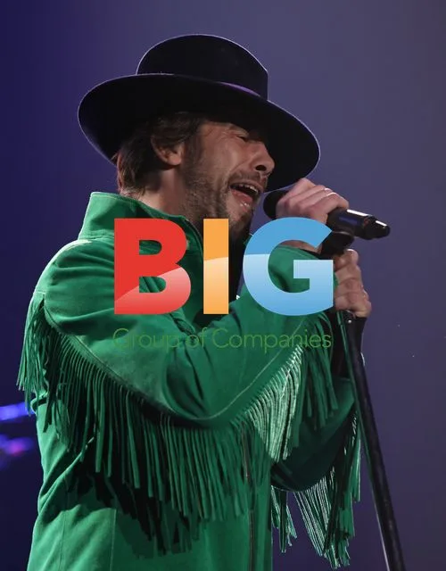 Jay Kay Performing in Paris Concert
