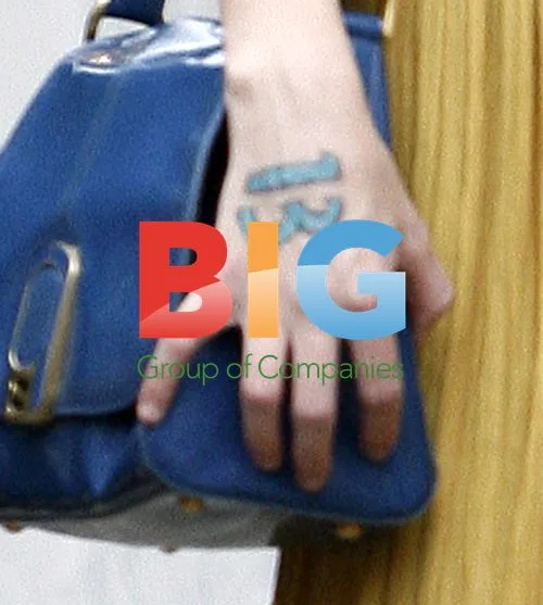 Taylor Swift Goes Shopping in West Village