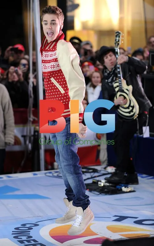Justin Beiber and Usher on the Today Show