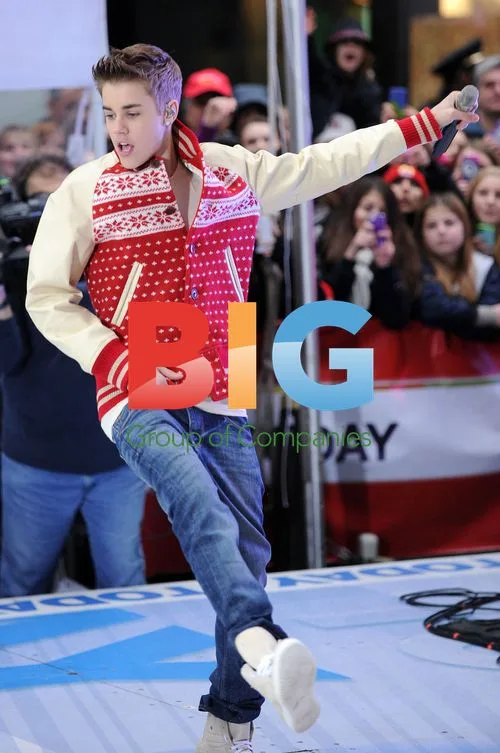 Justin Beiber and Usher Perform on Today Show
