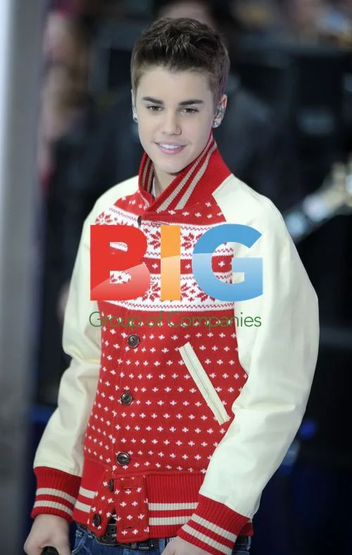 Justin Bieber and Usher Perform on Today Show