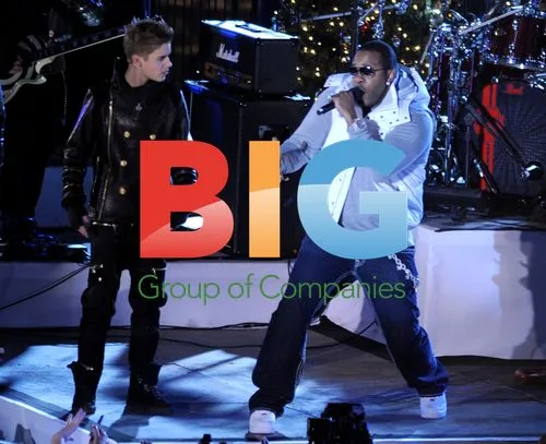 Justin Bieber Performs with Busta Rhymes