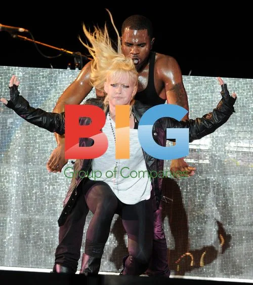 Jason DeRulo performs on BEP tour