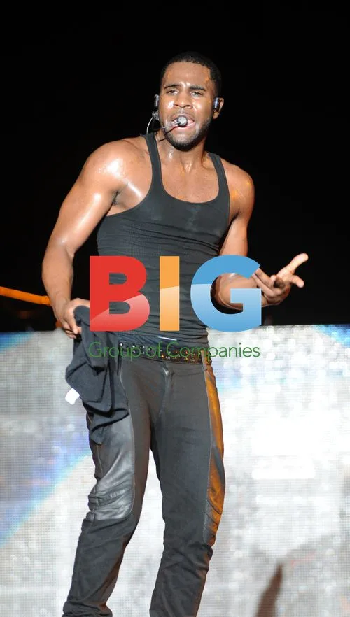 Jason DeRulo Performs at Black Eyed Peas Tour