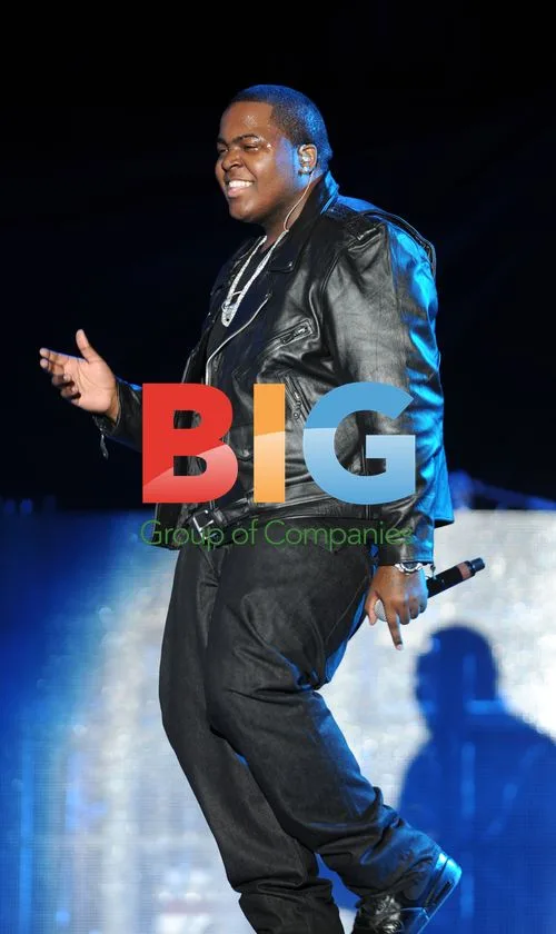 Sean Kingston performs on Black Eyed Peas tour