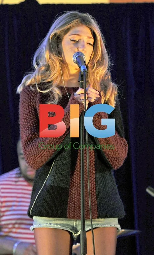 Nicola Roberts Performs Secret Gig