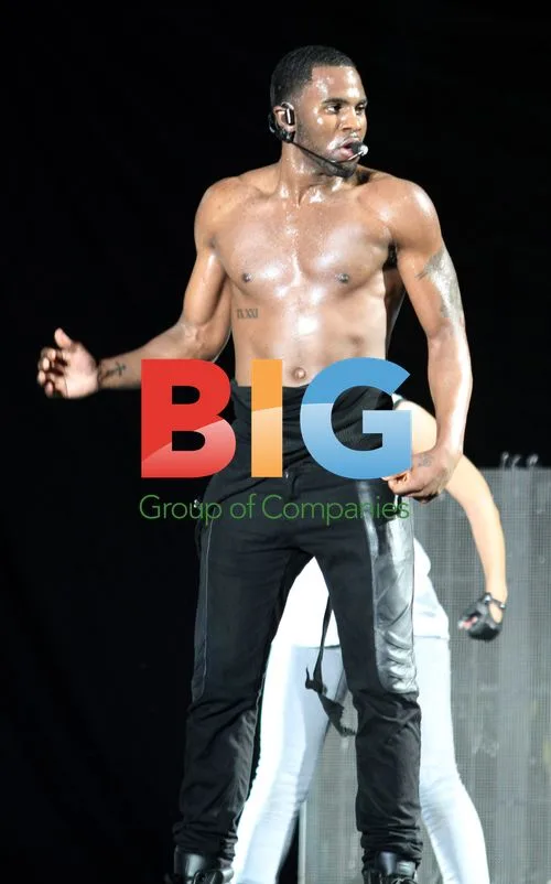 Jason Derulo Performs in Miami