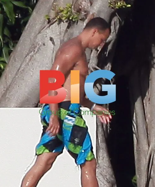 Alex Rodriguez spends Thanksgiving with family in Miami