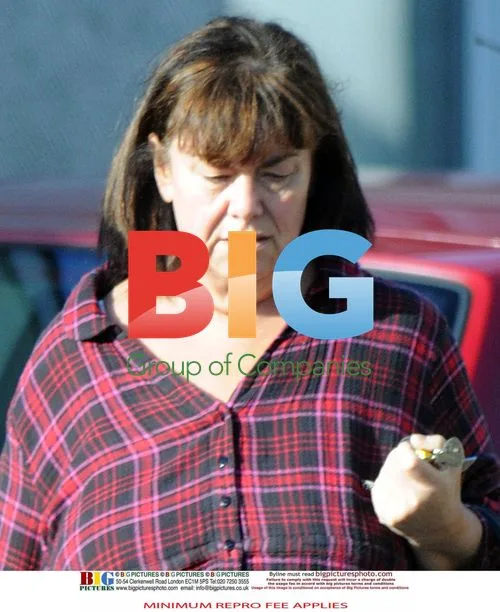 Dawn French goes shopping in Cornwall