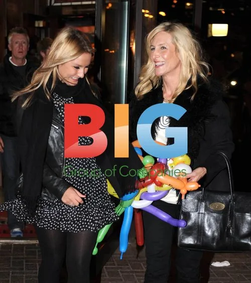 Sam Faiers Meets Amelia Lily's Mom in Middlesborough