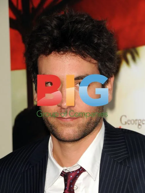 Josh Radnor at 'The Descendants' premiere