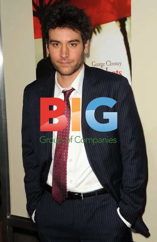 Josh Radnor at 'The Descendants' Premiere