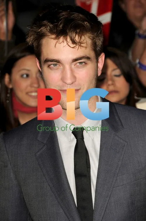 Robert Pattinson at 'Breaking Dawn' Premiere