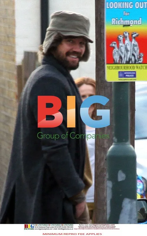 Jason Orange and Catherine Tate Pack Up Car