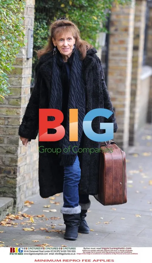 Anita Dobson Leaving Her Home