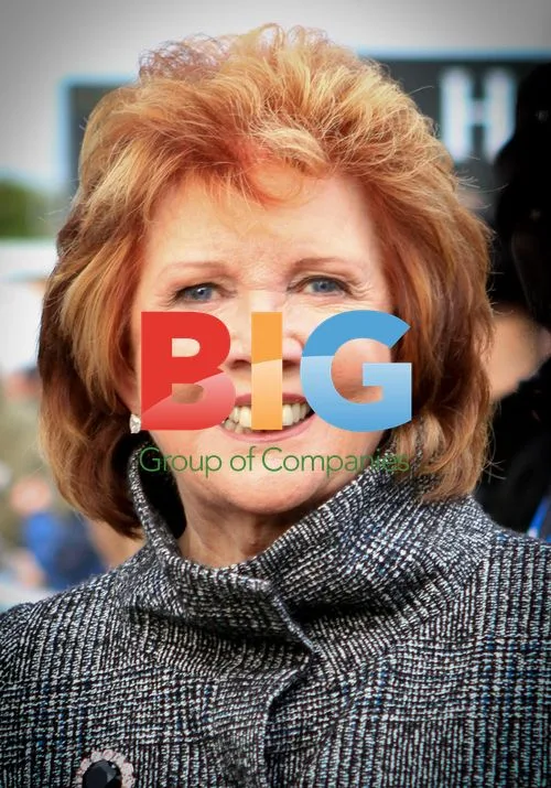 Cilla Black at Hennessy Gold Cup Race