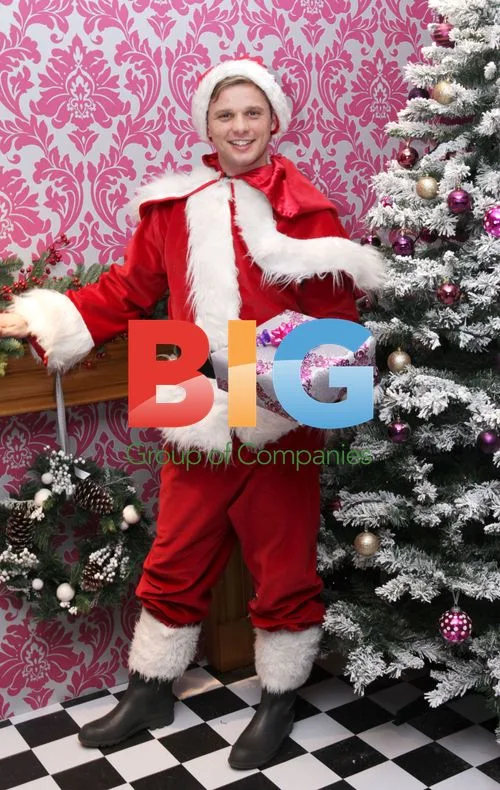 Jeff Brazier as 'Celebrity Santa' for Argos