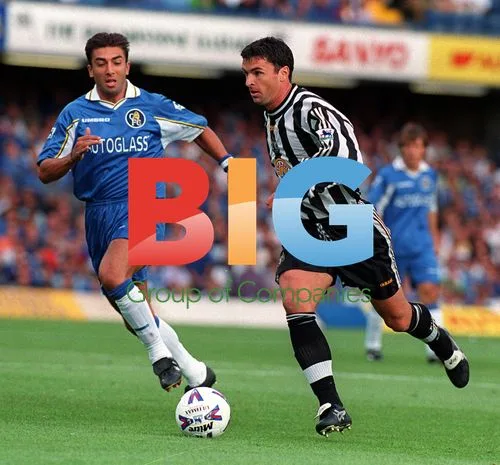 Gary Speed playing for Newcastle United