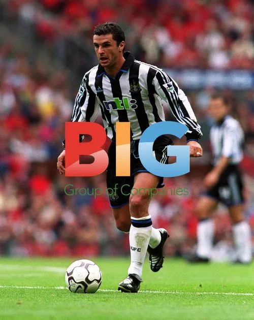 Gary Speed playing football