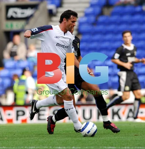 Gary Speed playing for Bolton Wanderers
