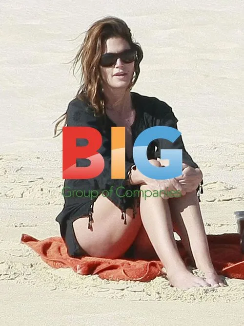 Cindy Crawford and Rande Gerber on Beach Vacation