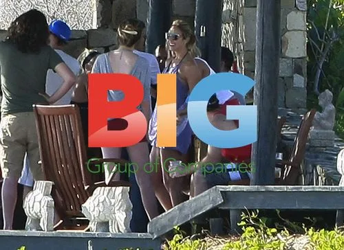 Clooney and Keibler Enjoy Thanksgiving in Mexico