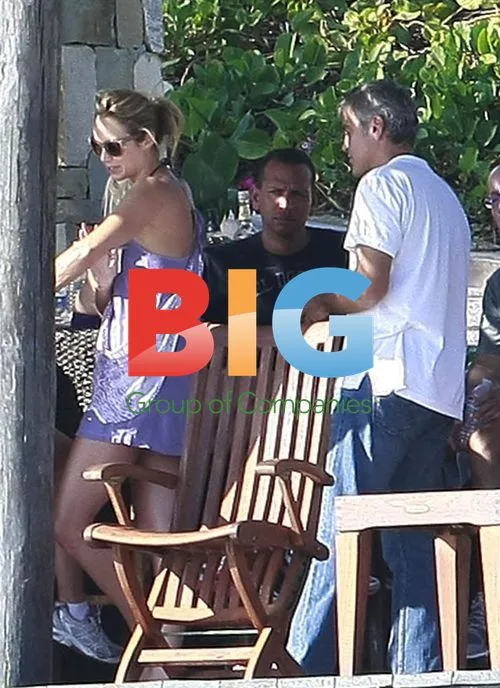 George Clooney and Stacy Keibler Thanksgiving in Mexico