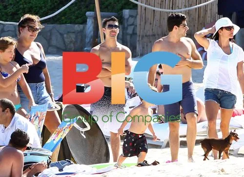 Joe Jonas Enjoys Thanksgiving in Mexico