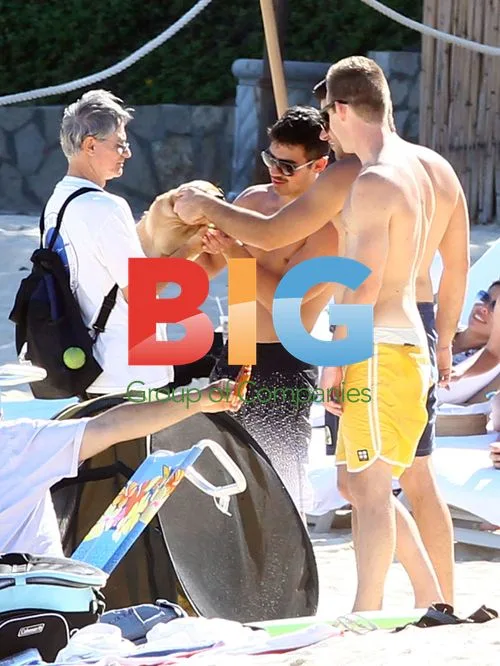Joe Jonas Enjoys Thanksgiving in Mexico