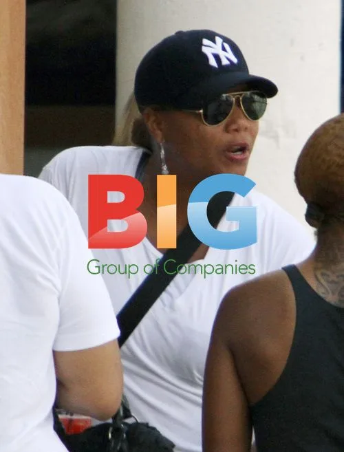 Queen Latifah enjoys sunny day in Miami