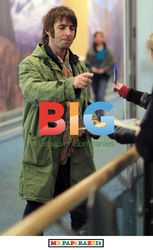 Liam Gallagher and Beady Eye Arrive in Canada