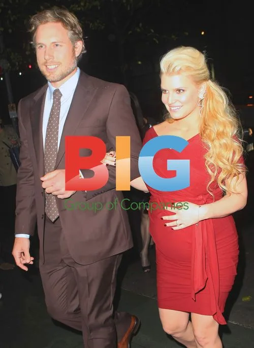 Jessica Simpson Pregnant at FFaNY Awards