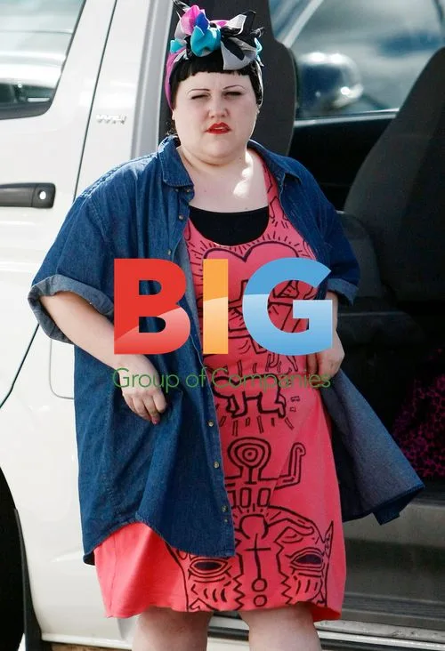 Beth Ditto and Gossip Arrive at Perth Airport