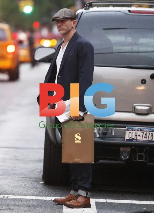 Daniel Craig Out in New York