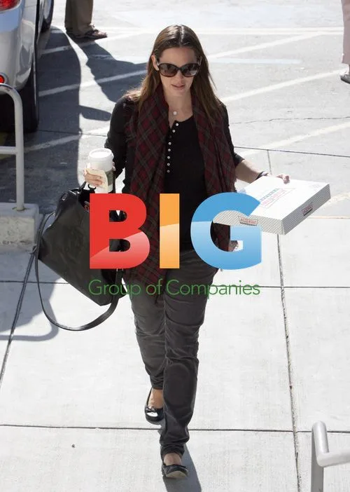 Jennifer Garner Shows Off Baby Bump