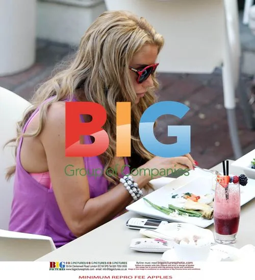 Katie Price shops in Brighton