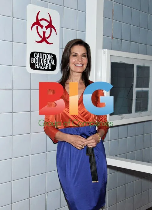 Sela Ward at CSI Exhibit