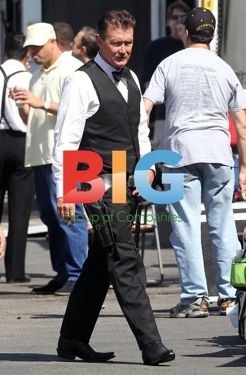 Robert Patrick on 'Gangster Squad' set