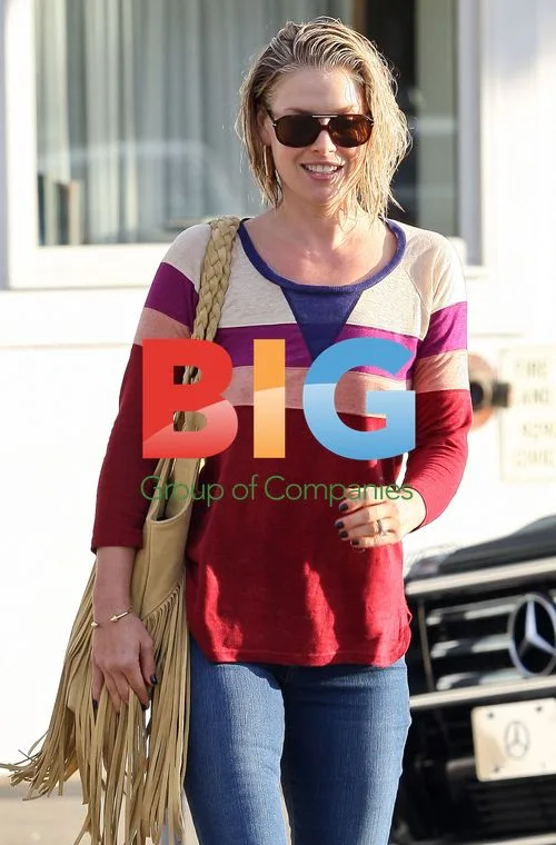 Ali Larter Runs Errands in LA