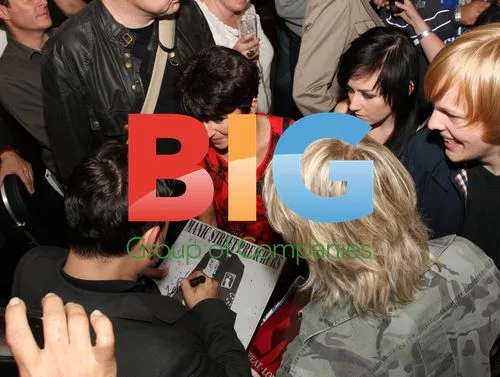 Manic Street Preachers Live Gig in Swansea Pub