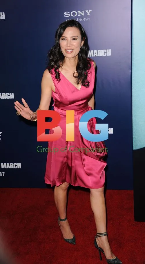 Wendi Deng Murdoch at 'The Ides of March' Premiere
