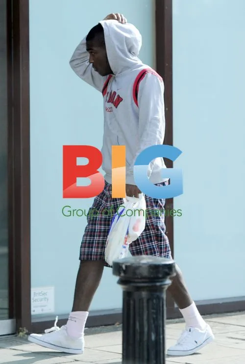 The X Factor contestants get teeth whitened